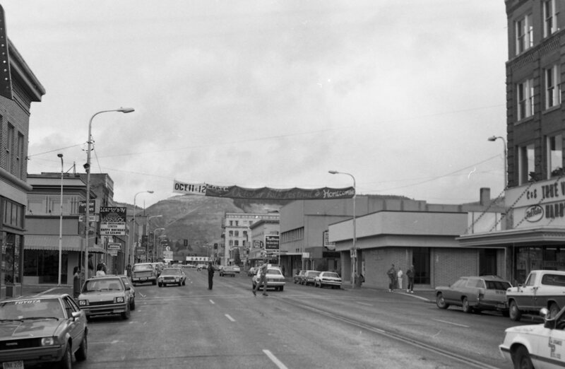 1985 Octoberfest, Street Scene 05