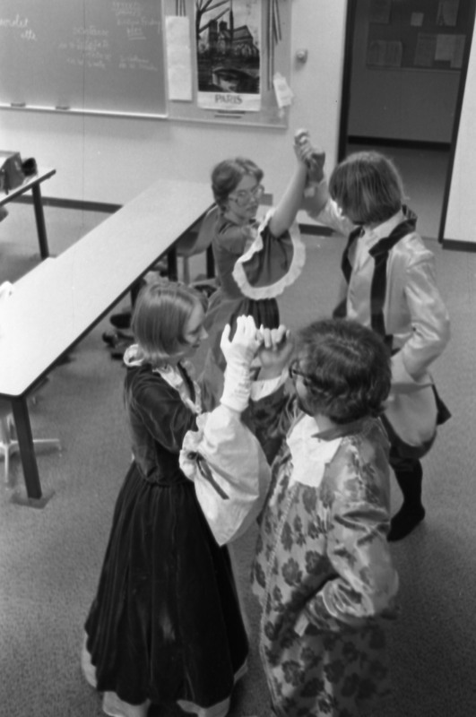 1977 Languages, French Club 24
