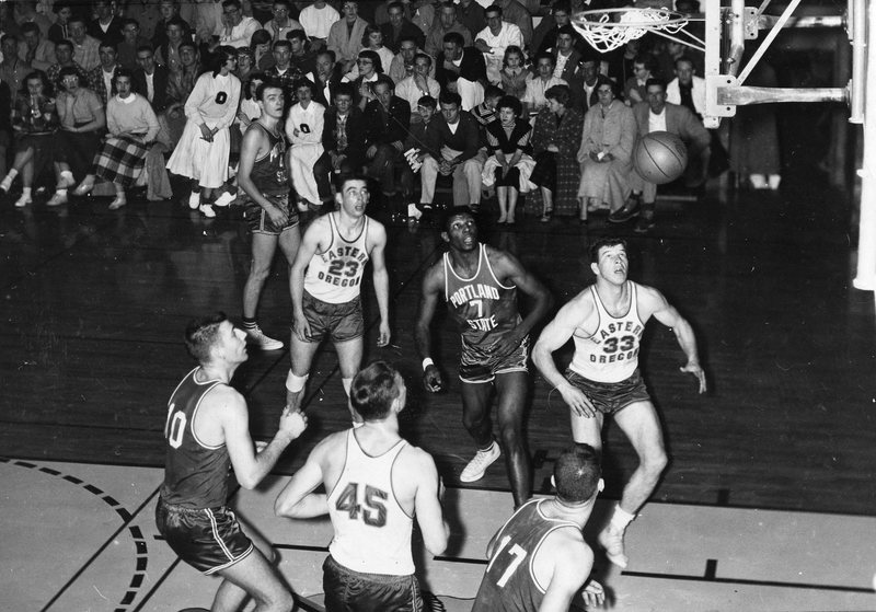1955-56 Basketball Action 7