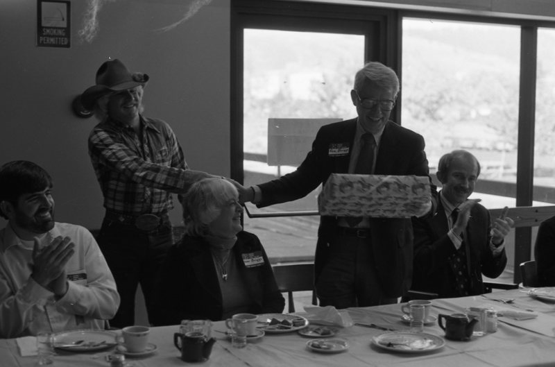 1981 Alumni Breakfast, Gift 09