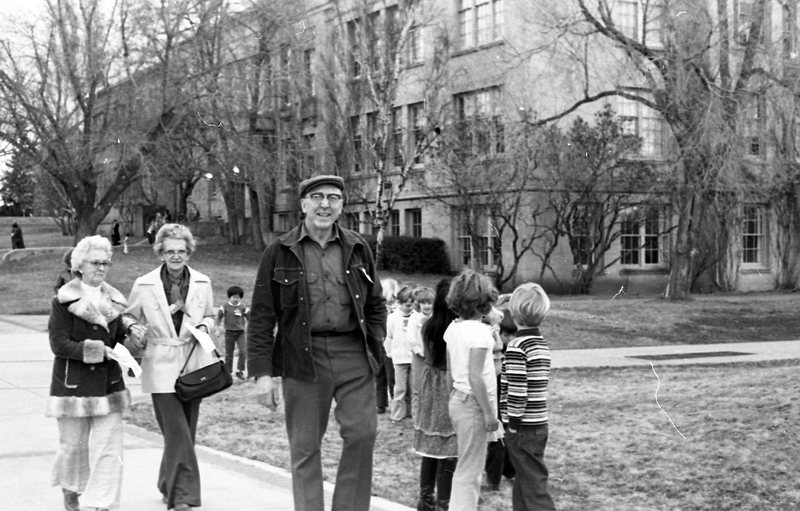 1979 Ackerman Elementary Walking 04