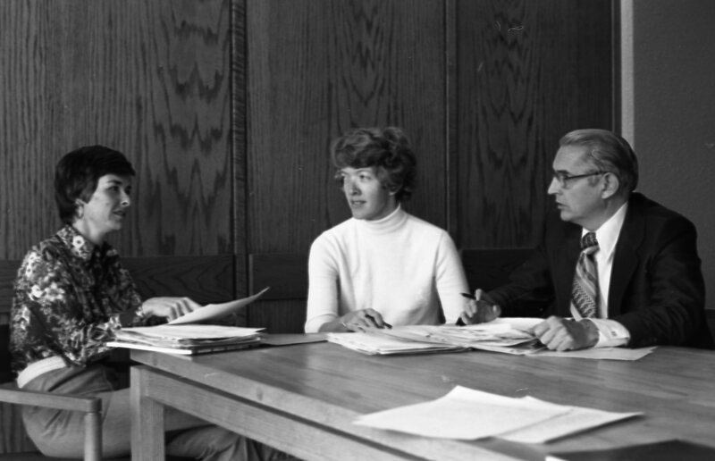 1976 Employees, Mini-College Meeting 05