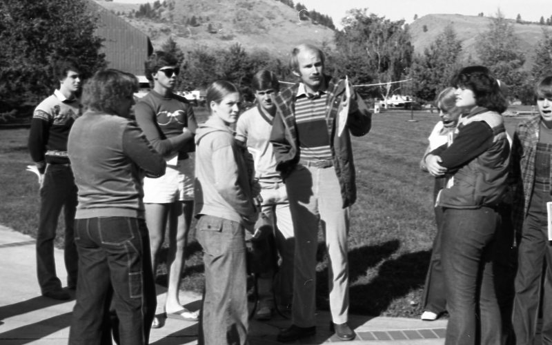1981 Orientation, Outdoors 02