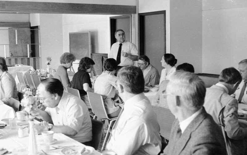 1983 Education Seminar, Luncheon 04
