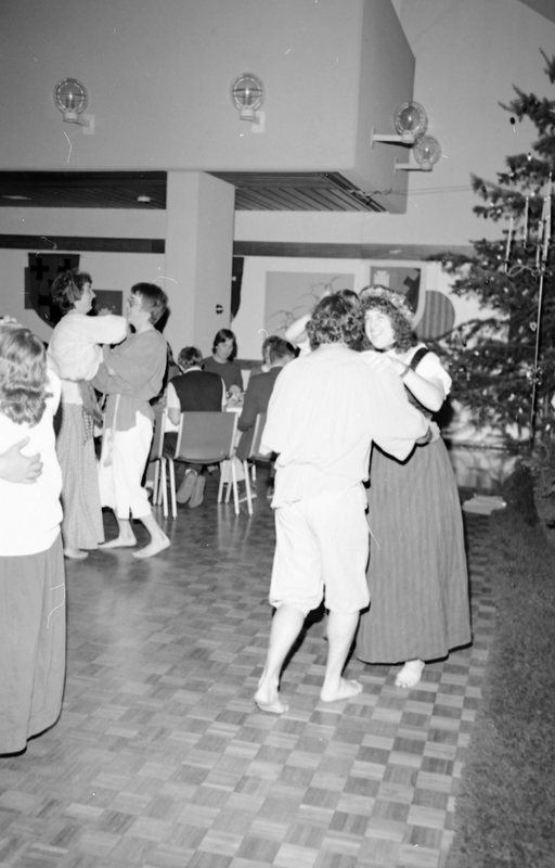 1982 Renaissance Dinner, Dancing 01