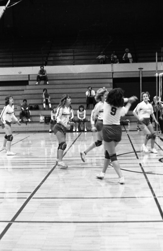 1983 Volleyball, EOSC vs. Lewis &amp; Clark, Action 07