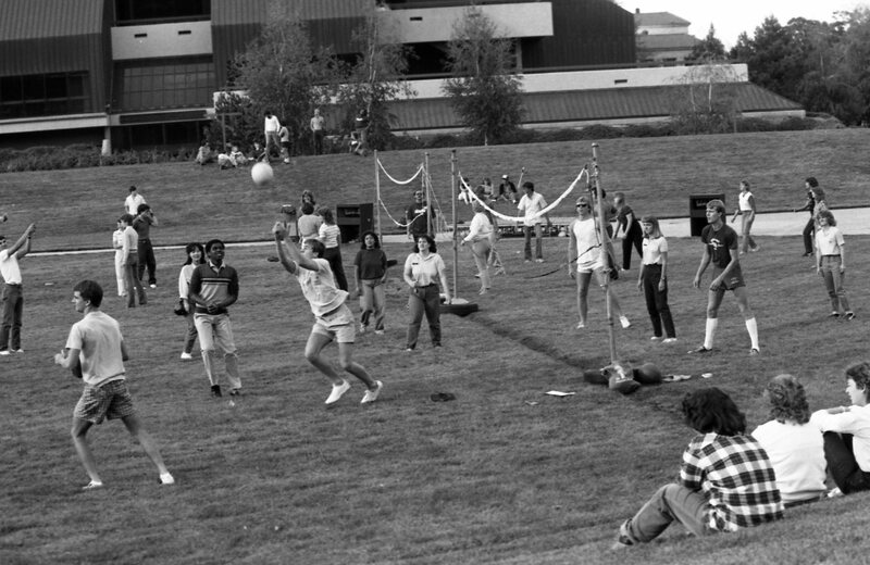 1985 Volleyball, New Students 03
