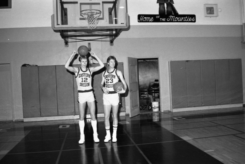 1986 Men's Basketball Players, International Students 01