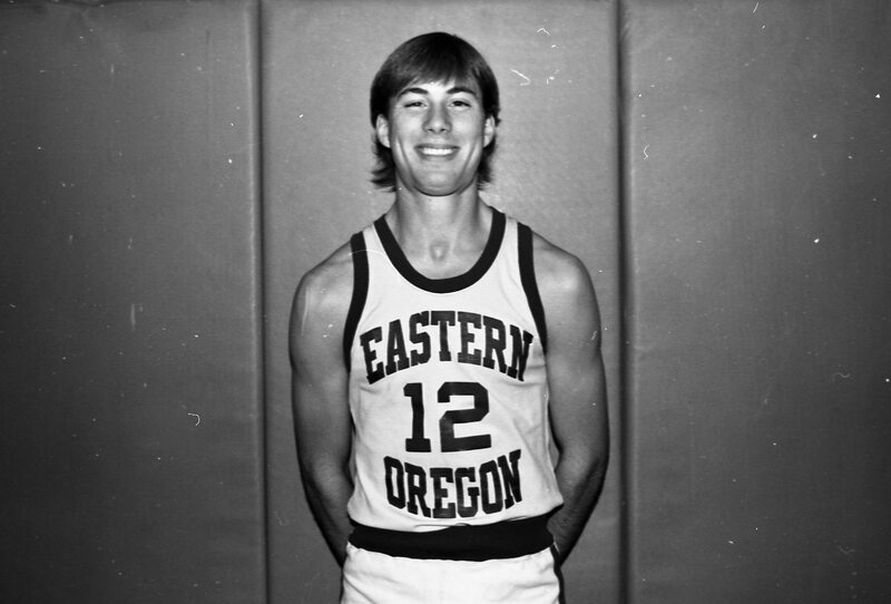 1986 Basketball Player 03