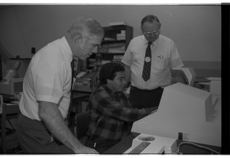1989 Distinguished Alumni, Abel Mendoza 05