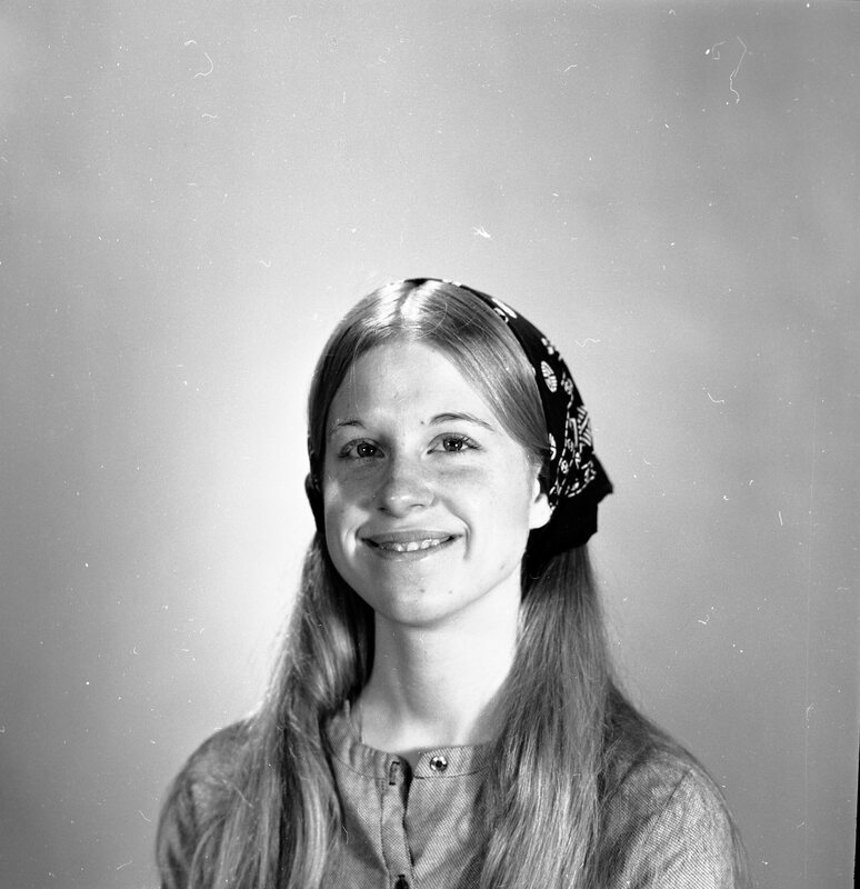 1973 "Fiddler on the Roof" Cast 08