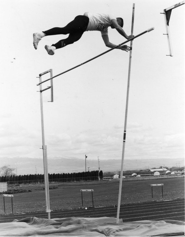 1986 Track Meet, Pole Vault 03