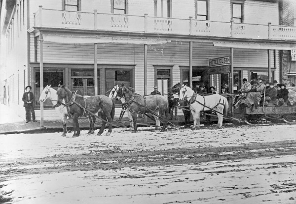 Elgin, Hotel &amp; Stagecoach 3