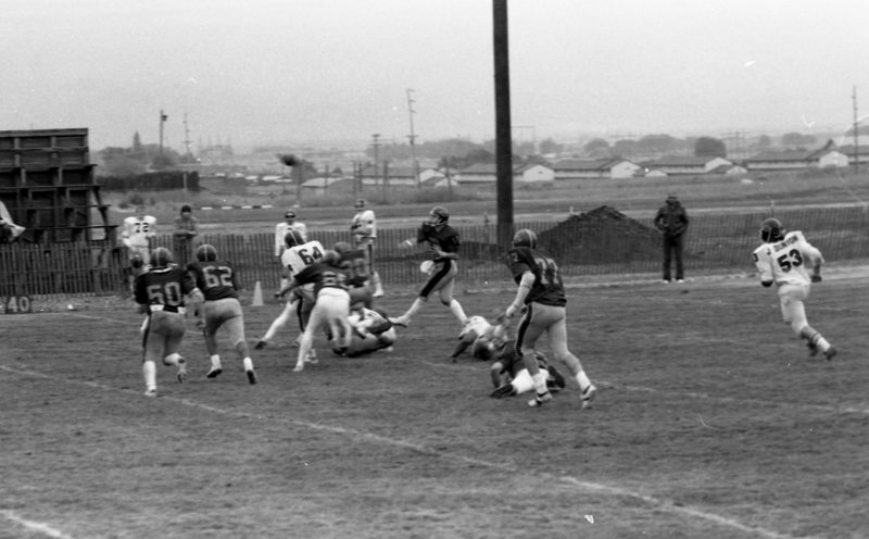 1982 Football, Alumni Game 17