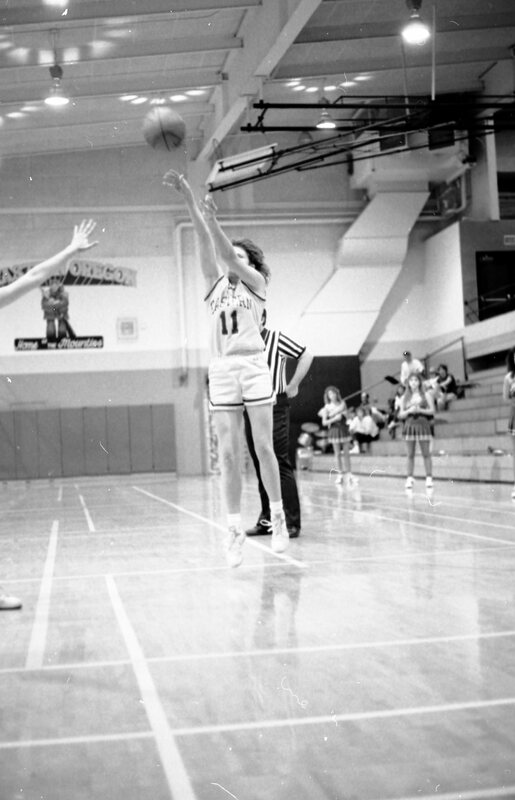 1988 Women's Basketball Action, Oregon Tech at EOSC 09