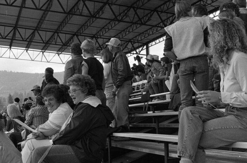 1984 Football Fans 04