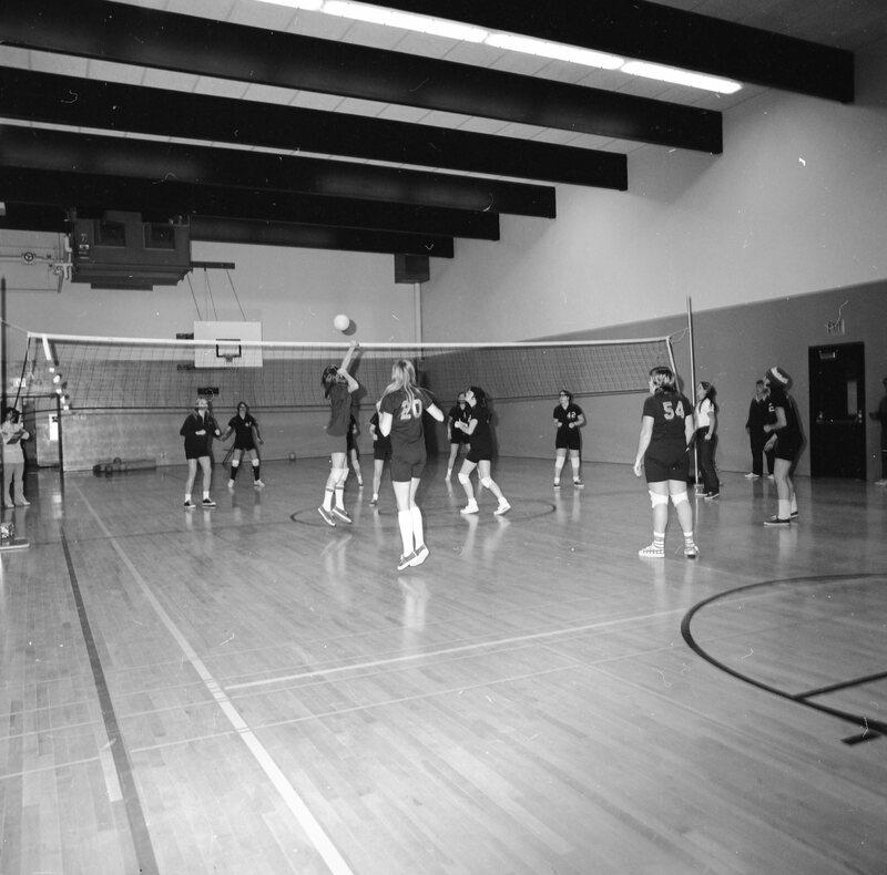 1972 Volleyball Action 24