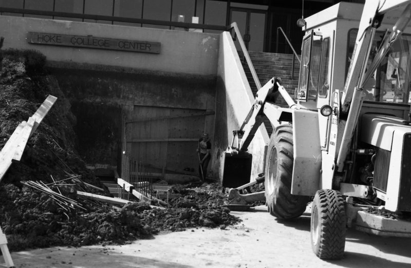 1981 Hoke Hall Entrance Construction 02