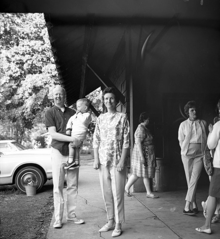 1967 Employees Picnic, Pavilion 01