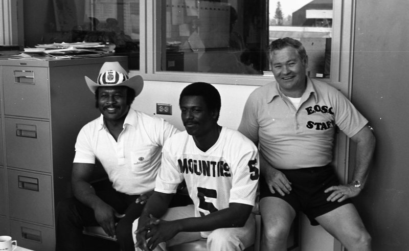 1982 Football, Havan Jones Going Pro 14