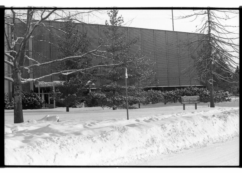 1988 Badgley Hall in Winter 02