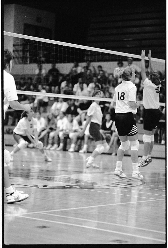 1991 Volleyball Action, Lewis & Clark at EOSC 19