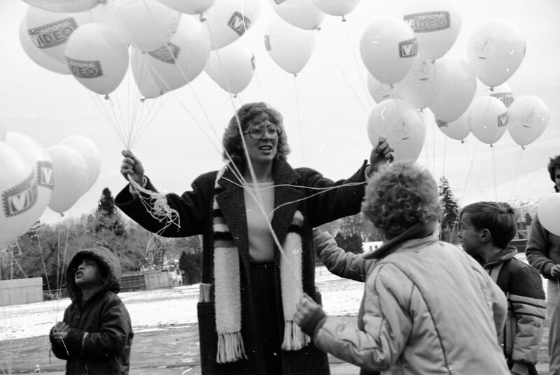 1986 Ackerman Elementary School, Balloons 05