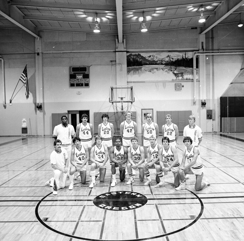 1982 Men's Basketball Team 03