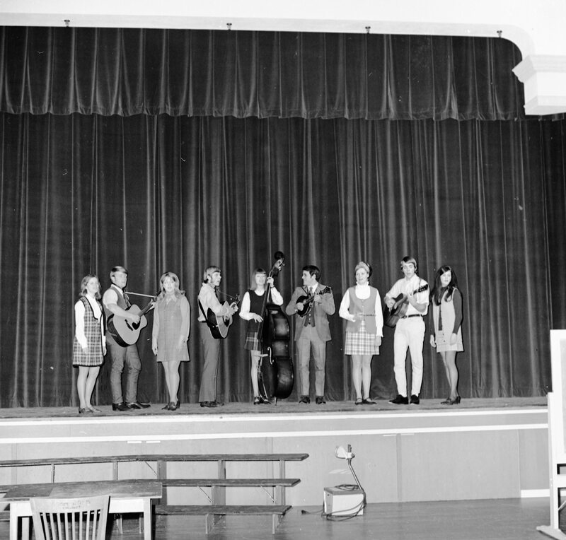 1970 Ambassadors on Stage 08