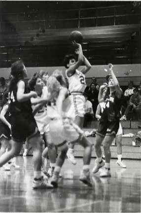 1992 Women's Basketball Action 3