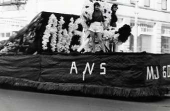 1953-54 Parade, AWS Float
