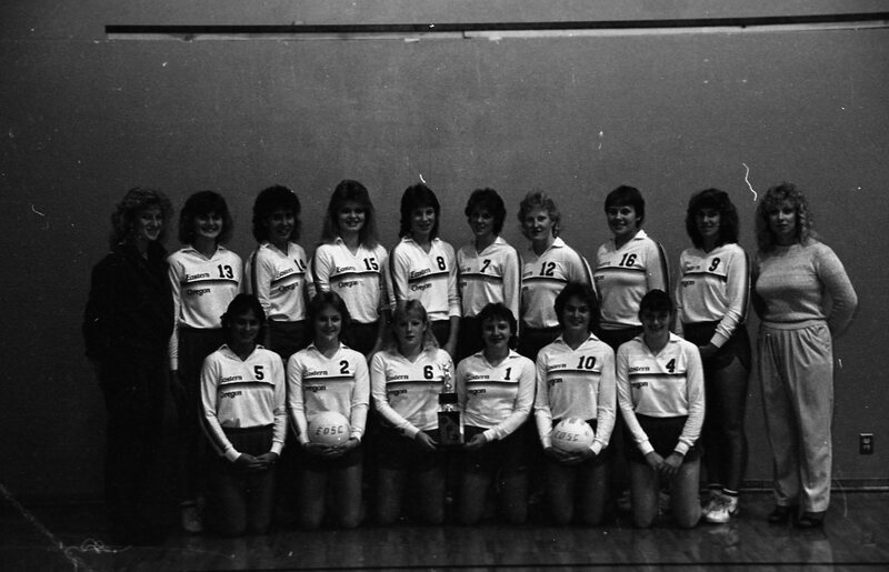 1985 Volleyball Team 02
