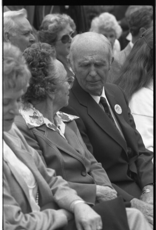 1990 Loso Hall Dedication, Guests 03