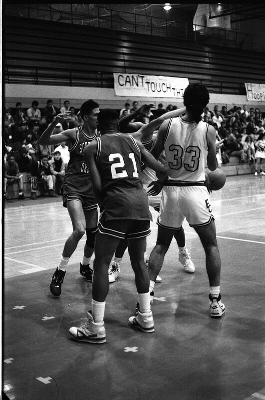 1991 Men's Basketball Action, Southern Oregon at EOSC 09