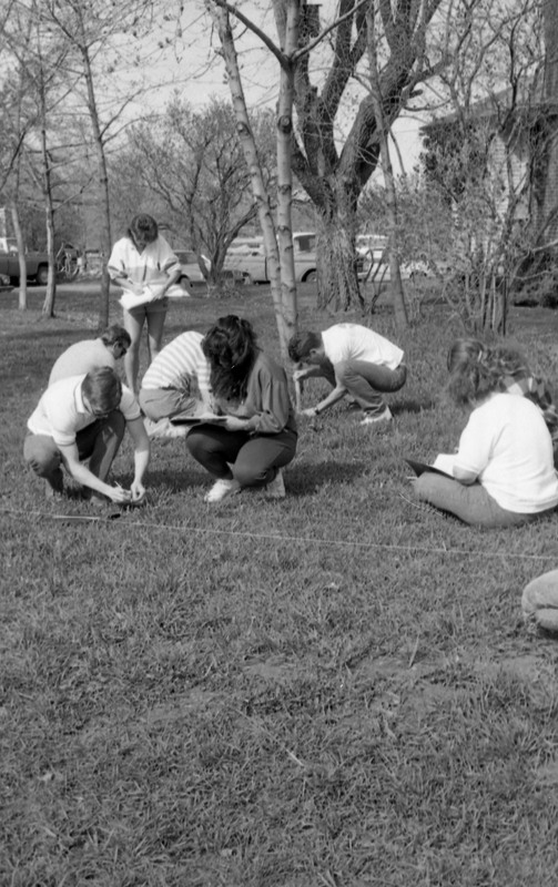 1987 Science, Biology Students in April 02