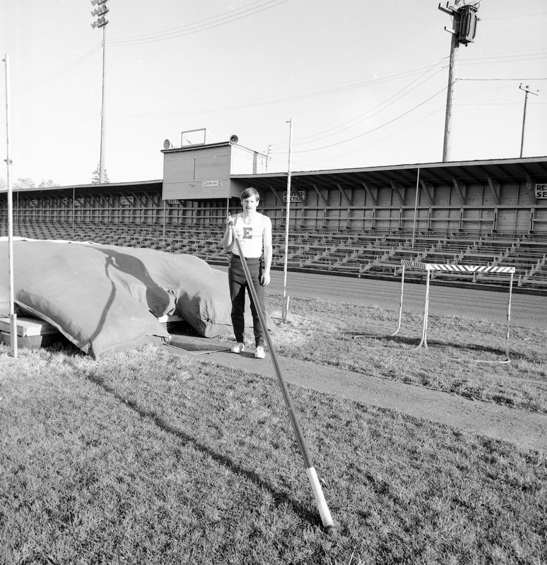 1970 Track, Pole Vault