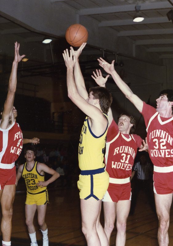 90's Basketball Action 6-5