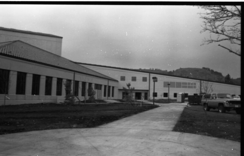 1990 Loso Hall Construction 05