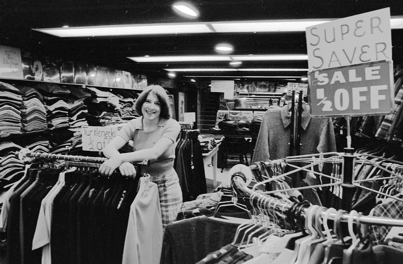 1974 Shopping, Student B 01