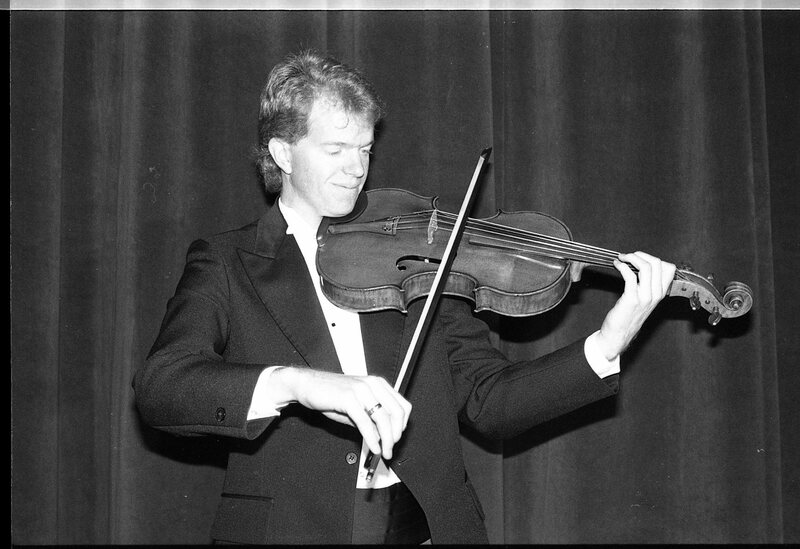 1991 Violinist, Clark Potter 02