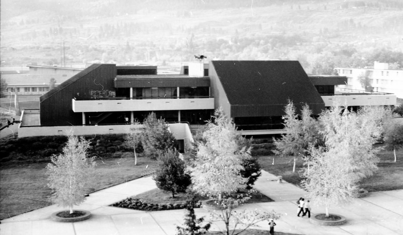 1988 Hoke Hall 02