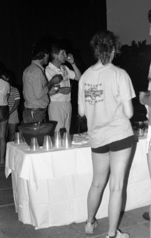 1984 Concert Outdoors, Refreshments 02