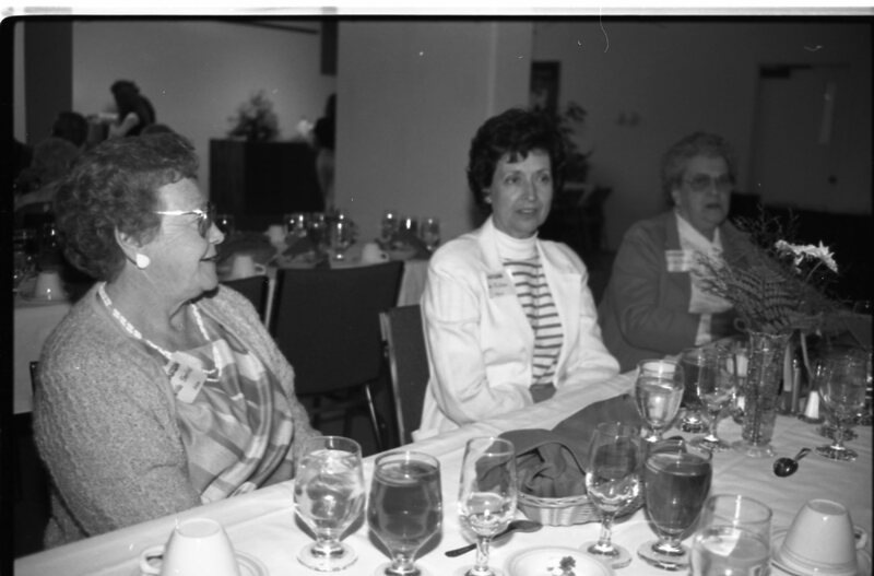 1990 Loso Hall, Luncheon 13