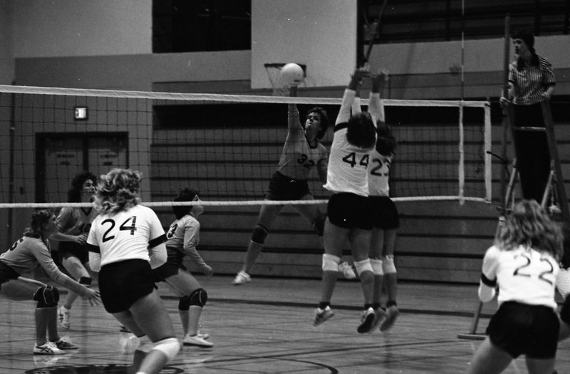 1981 Volleyball Action 34