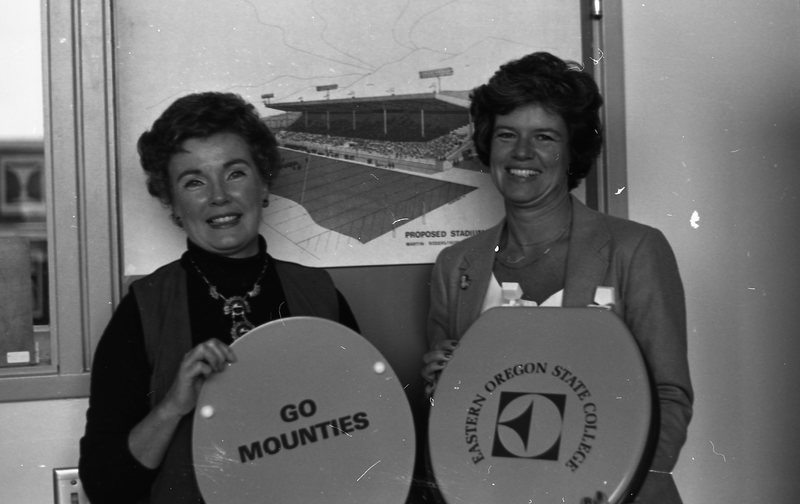 1979 Employees, Toilet Seats 02