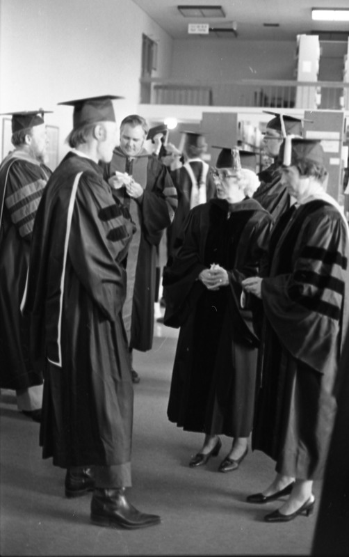 1976 Graduation, Faculty Preparation 03