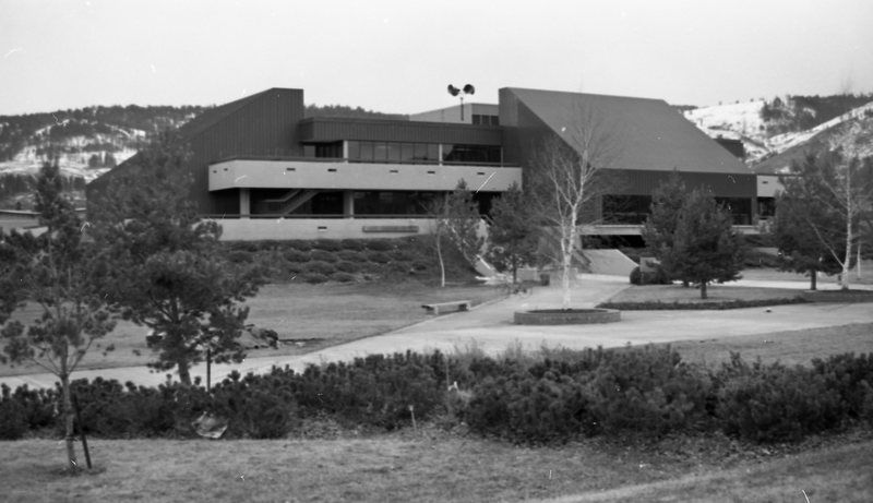 1982 Hoke Hall 02