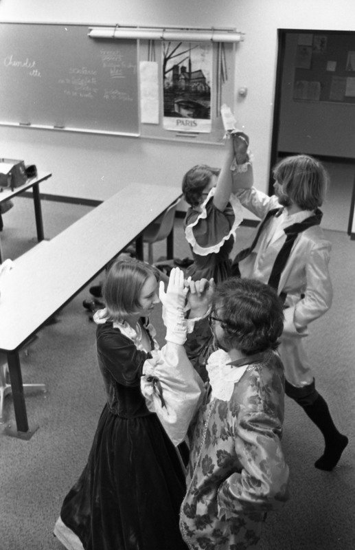 1977 Languages, French Club 11