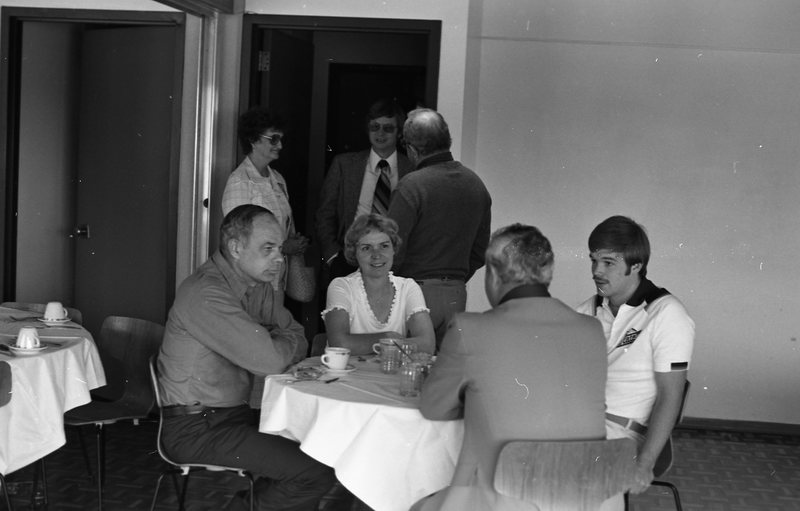 1981 Parent's Weekend, Sunday Breakfast 07