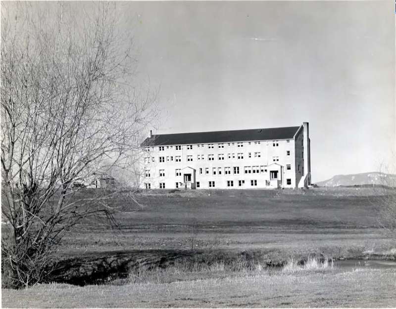30's Hunt Hall Original 3